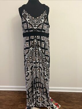 White House Black Market Black, White & Gold Printed V-Neck Maxi Dress